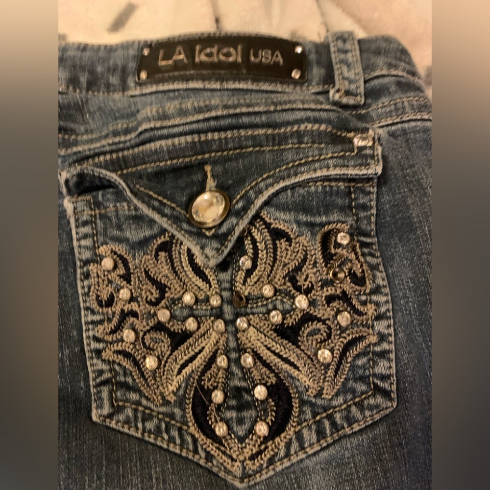 LA IDOL cropped jeans in size 17 (W:39/L:18) 97% cotton, 3% elastin